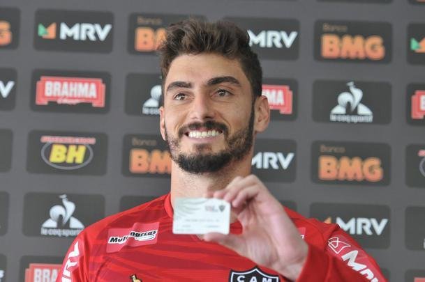 Goleiro Rafael, ex-Cruzeiro, foi apresentado como reforo do Atltico na Cidade do Galo. 