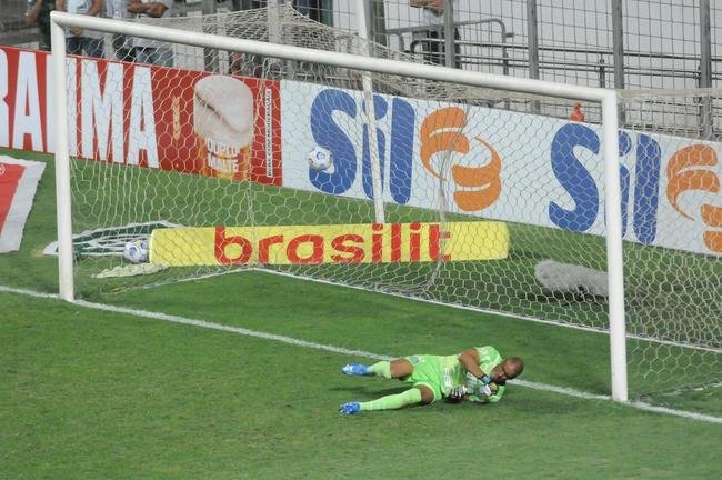 Ademir, de pnalti, sacramentou a virada do Amrica sobre o Palmeiras no Independncia