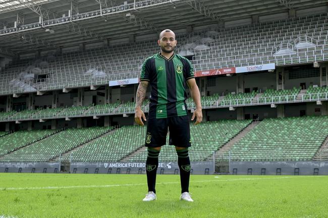 Fotos dos novos uniformes do América