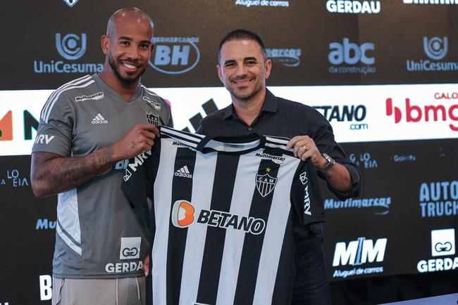 Veja fotos da apresentação de Patrick no Atlético