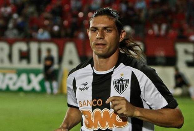 Marquinhos Cambalhota - Contratado pelo Atltico em meados de abril de 2011 junto ao Vegalta Sendai, do Japo, o jogador atuou em apenas cinco partidas. Logo no incio do Brasileiro, o atacante sofreu uma contuso e ficou alguns meses fora de campo. Na reta final do torneio, voltou a ter condies e marcou o seu nico gol. No fim do ano, acertou a resciso com o Galo.