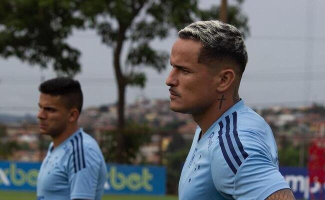 Cruzeiro negocia atacante Edu com rival da Série A do Brasileirão