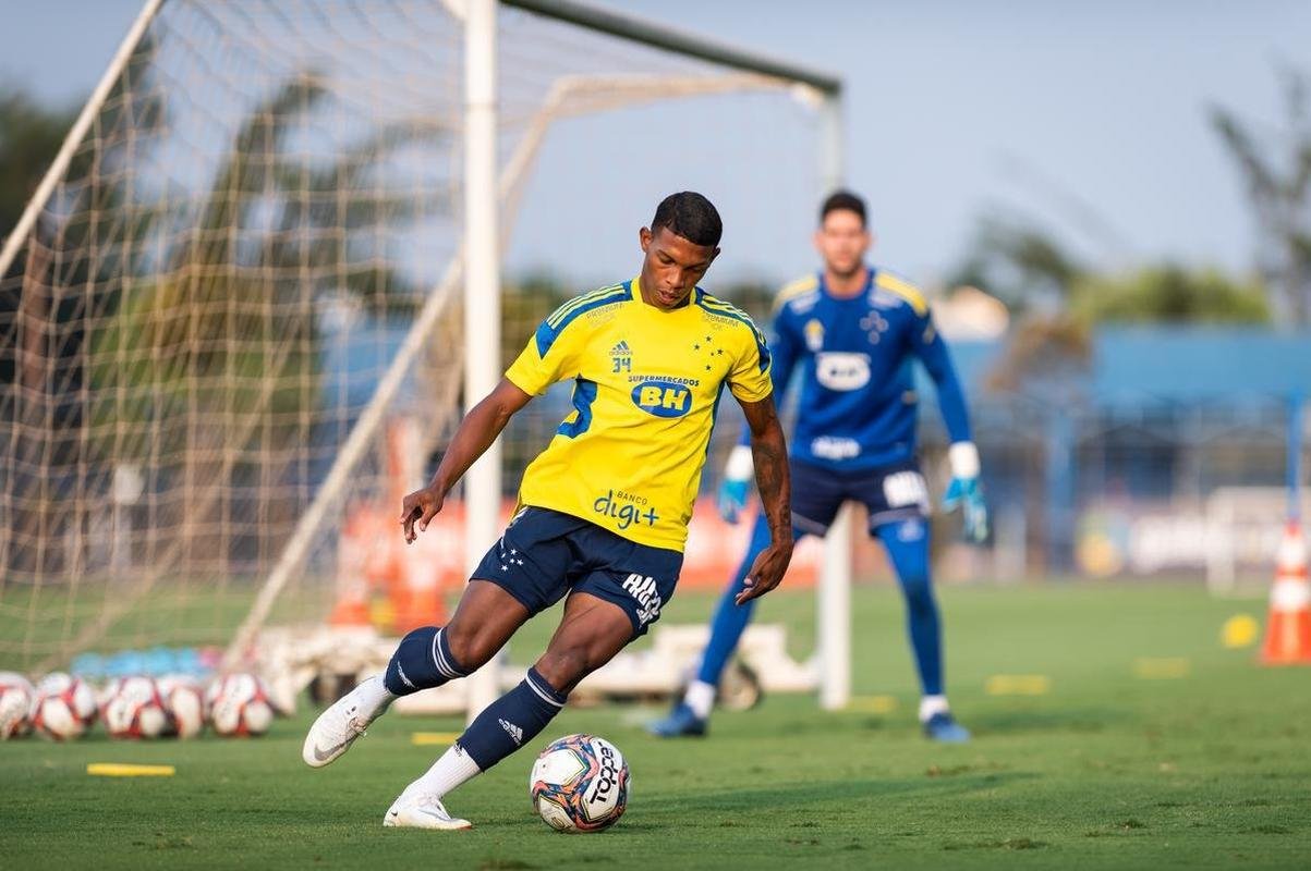 Fotos do treino do Cruzeiro desta segunda-feira (27/9)