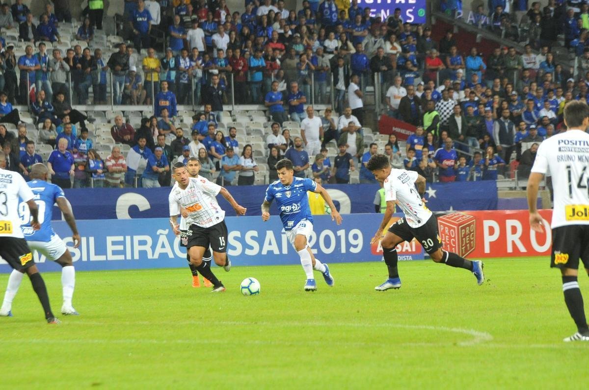 Fotos de Cruzeiro x Corinthians, no Mineiro, pela oitava rodada do Campeonato Brasileiro