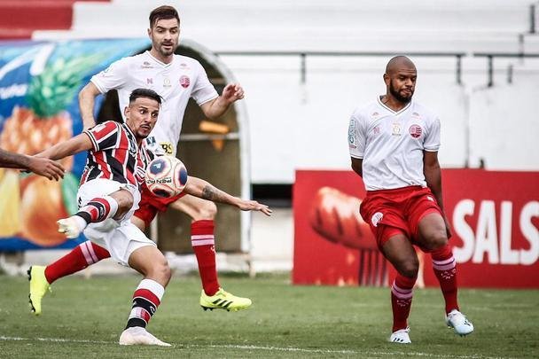 Equipes se enfrentaram pela sétima rodada do Campeonato Pernambucano no estádio do Arruda