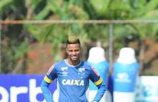 Rafael Silva (atacante) - chegou a ser artilheiro do Cruzeiro no comeo do ano, mas seus gols se resumiram ao primeiro semestre. Em 17 partidas, anotou seis tentos. Com a demisso do tcnico Deivid, ficou sem espao e acabou emprestado vrias vezes at no ter mais vnculo com o clube.