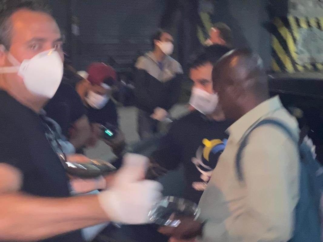 
Alexandre Mattos e Clube do Chef doaram 530 marmitas para pessoas em situao de rua