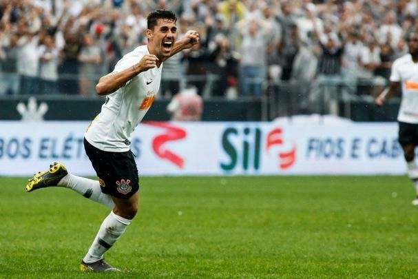 Danilo Avelar (Corinthians): lateral-esquerdo, 30 anos, cinco jogos