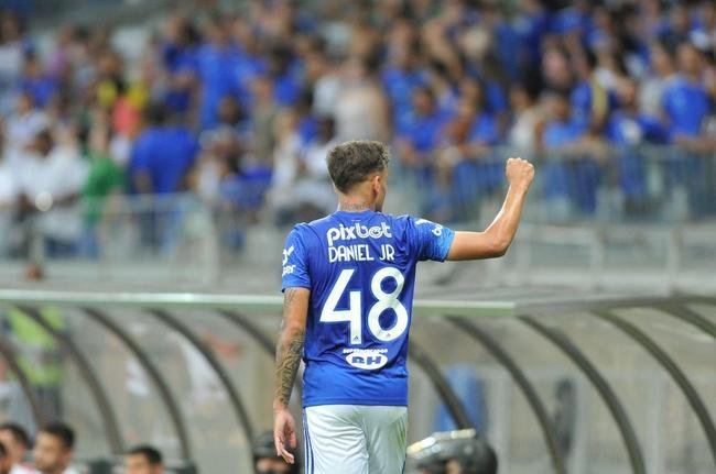 Fotos do jogo entre Cruzeiro e Pouso Alegre