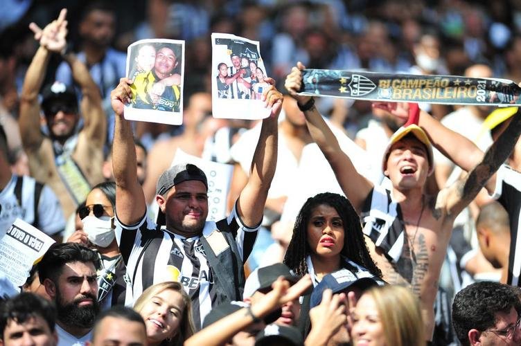 Festa da torcida do Atltico, no Mineiro, no jogo em que o time ergueu a taa de campeo brasileiro, diante do RB Bragantino