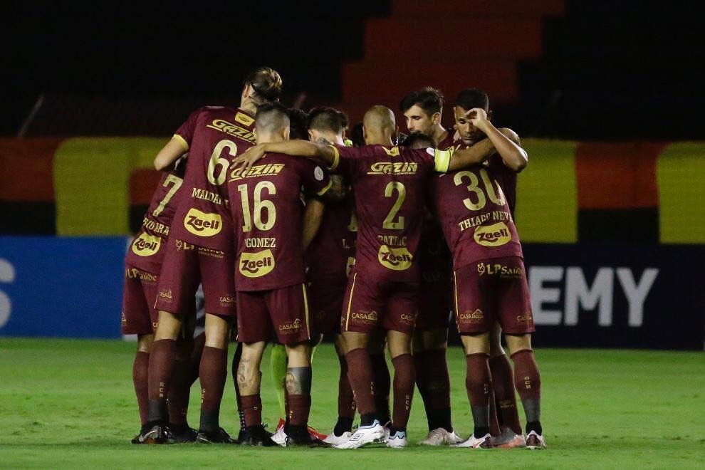 14 lugar - Sport - 2 vitrias e 4 derrotas (6 pontos)
