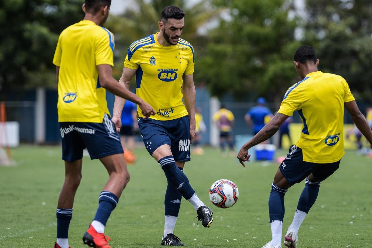 Treino do Cruzeiro nesta segunda-feira, na Toca da Raposa 2, em Belo Horizonte.