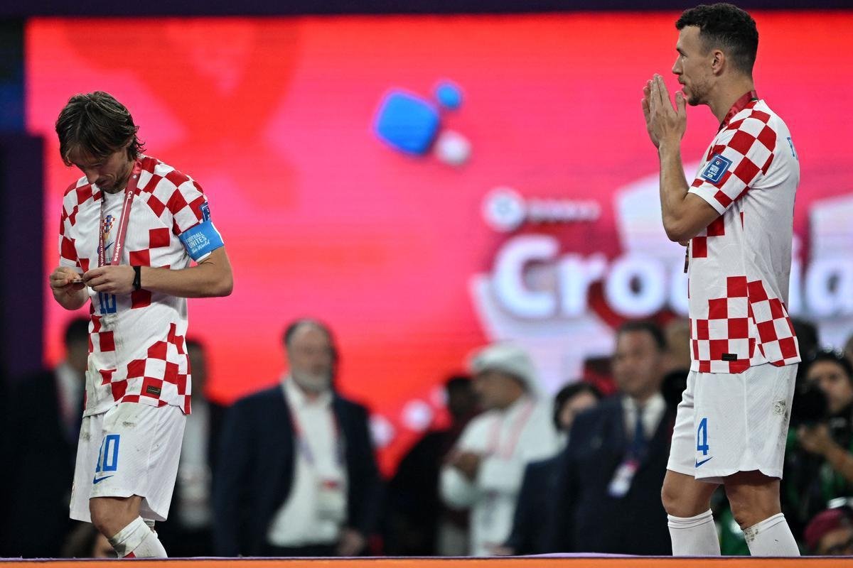 Festa e premiao dos jogadores da Crocia pela conquista do terceiro lugar na Copa do Mundo de 2022, no Catar. Time croata venceu o Marrocos por 2 a 1 neste sbado (17), no Estdio Internacional Khalifa, em Doha