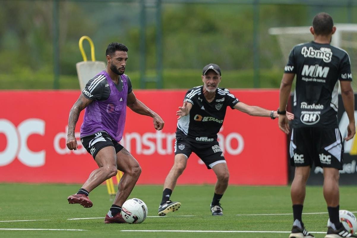 Atltico teve um dia de folga aps o empate com o Cruzeiro no clssico. Elenco de Coudet retomou atividades na Cidade do Galo na tarde desta quarta-feira (15/2).