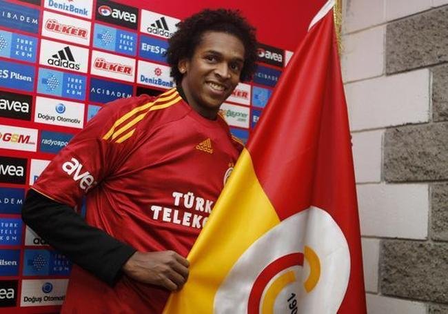 J� vive a expectativa de jogar e vencer o Mundial pelo Galo e a Copa pelo Brasil