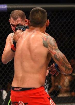 Fotos da vitória arrasadora de Fabrício Werdum sobre Cain Velasquez