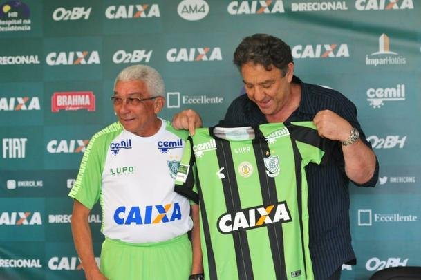 Técnico Givanildo Oliveira foi apresentado no CT Lanna Drumond pelo presidente Marcus Salum e comandou seu primeiro treino visando ao jogo de quinta-feira, contra o Internacional, em Porto Alegre