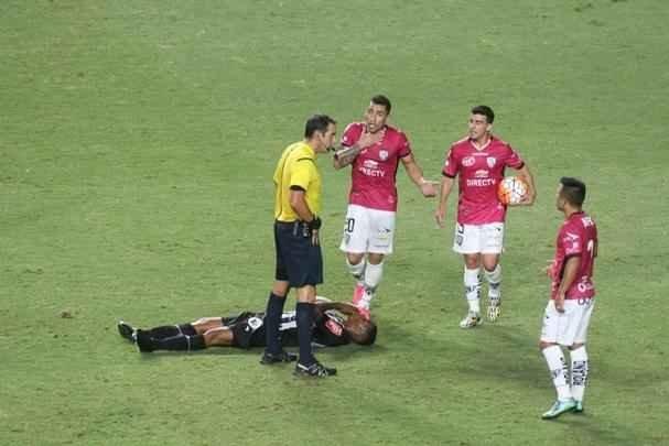 Robinho entrou em aos dez do segundo tempo, e ainda no teve noite brilhante no Galo