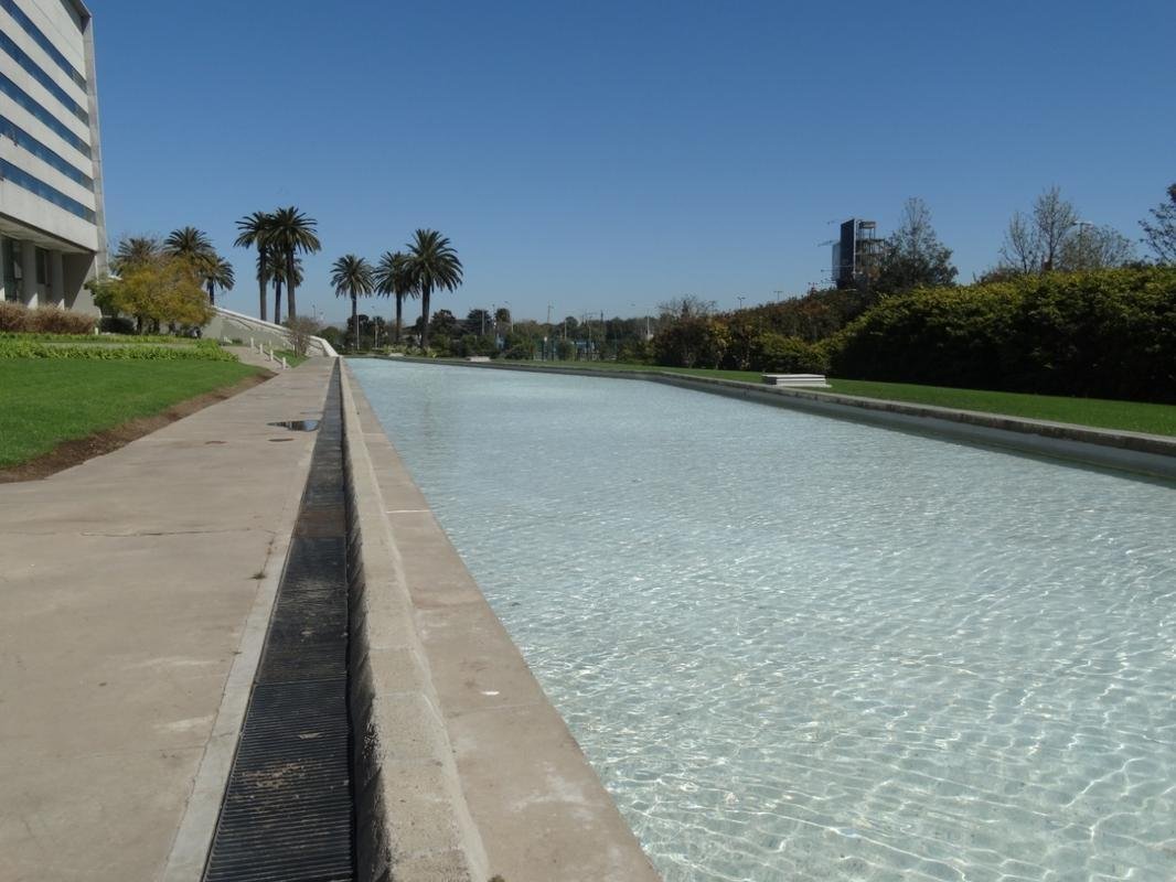 O hotel que abriga o Atltico tem cassino, shopping, spa, piscina, academia e quadras