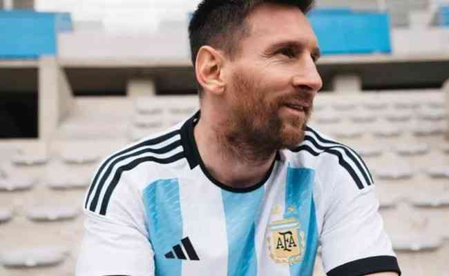 Messi foi um dos jogadores que apresentaram a nova camisa da Seleção Argentina
