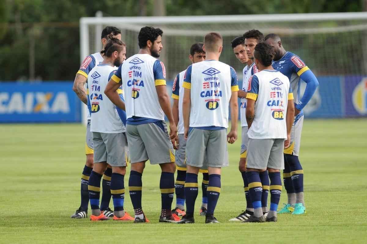 Imagens do jogo-treino entre Cruzeiro e guia, na Toca da Raposa II