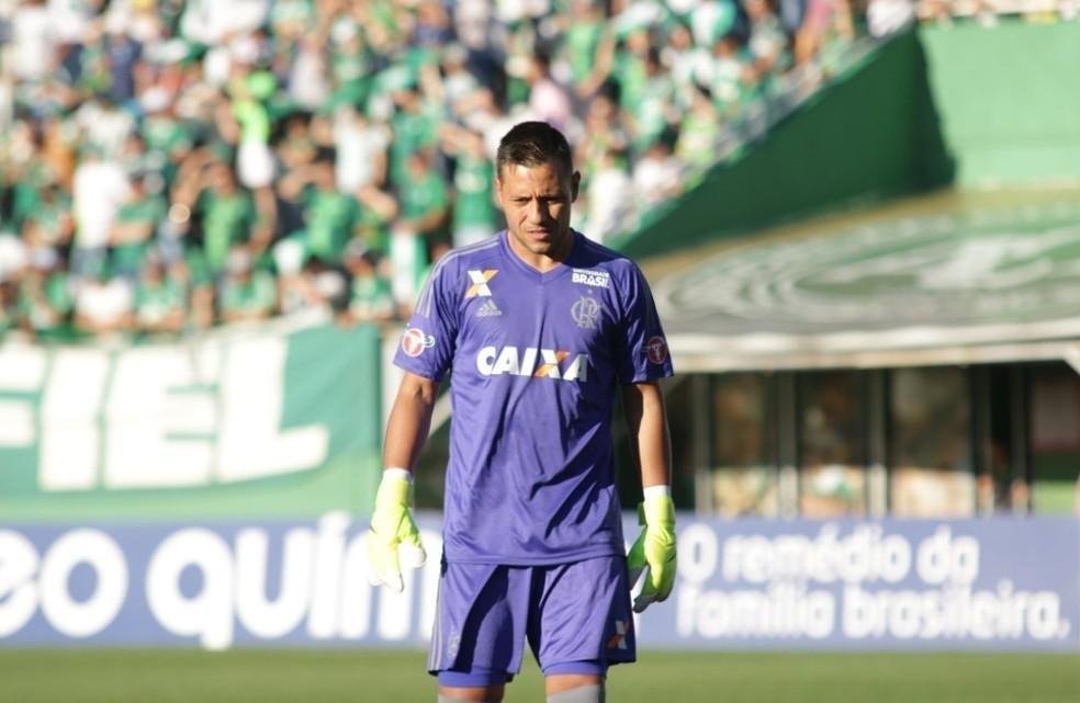 Contratado para solucionar o problema do gol flamenguista, experiente Diego Alves disputar sua primeira Libertadores na carreira