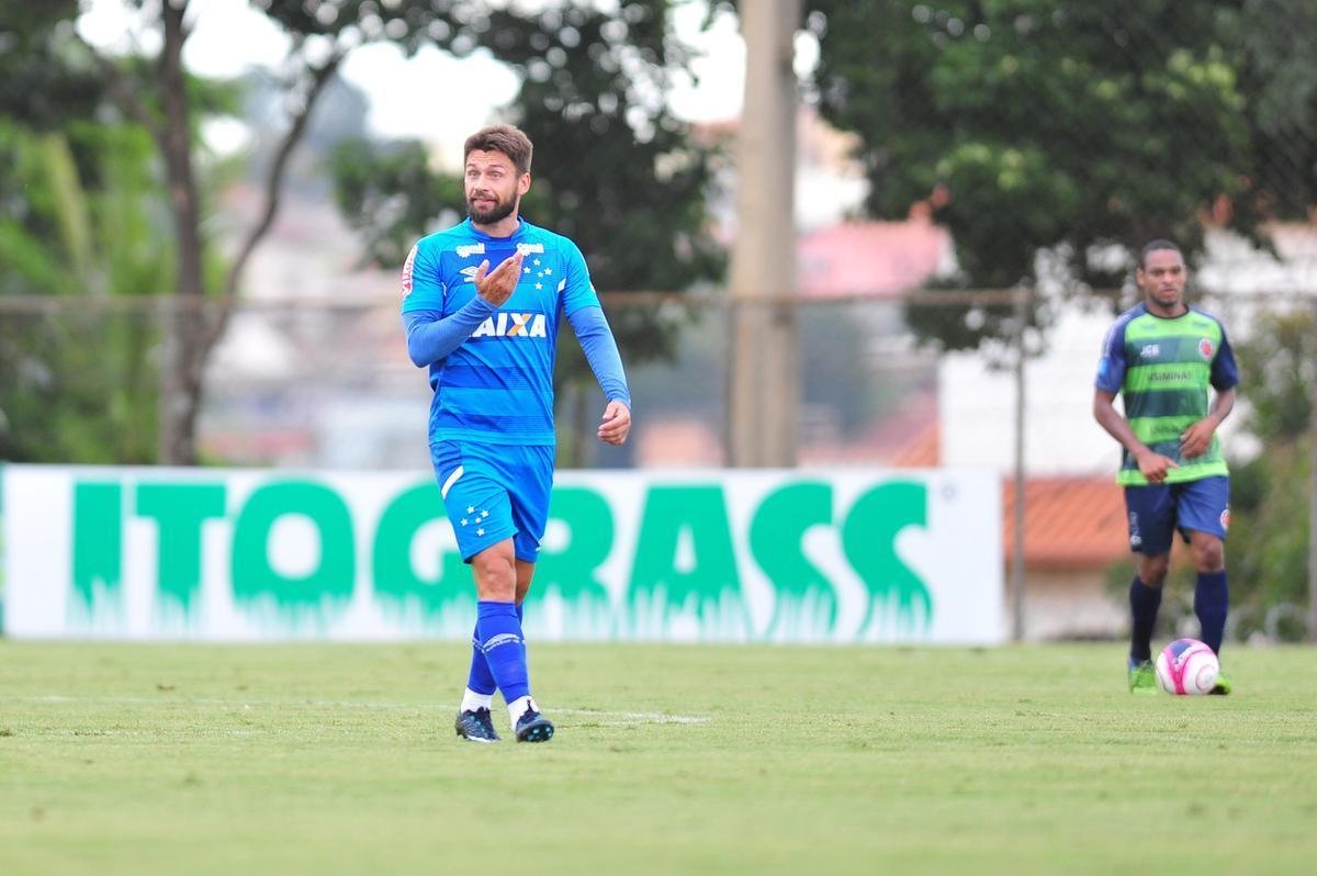 Imagens do jogo-treino entre Cruzeiro e Ipatinga, na Toca da Raposa II, nesta sexta-feira (12/01)