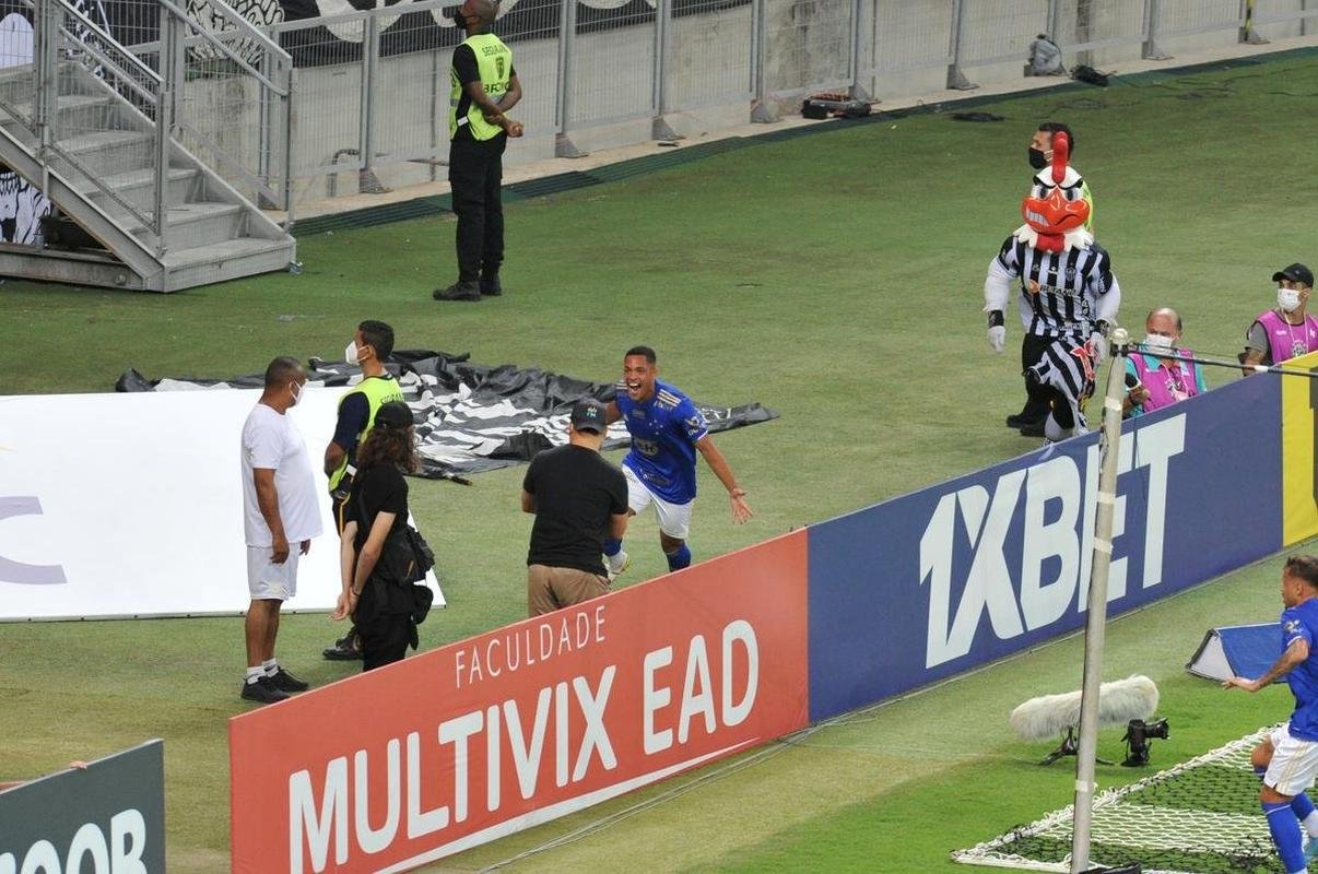 Fotos do clssico entre Atltico e Cruzeiro, no Mineiro
