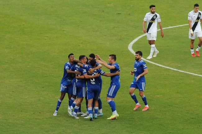 Fotos do jogo entre Cruzeiro e Ponte Preta, no Mineiro, em Belo Horizonte, pela 13 rodada da Srie B do Brasileiro