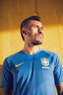 CBF apresentou linha completa de uniformes da Seleção Brasileira para Copa do Mundo da Rússia
