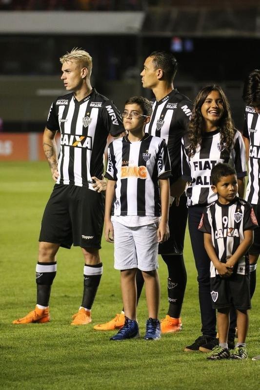 Atlético saiu atrás, conseguiu virada com Róger Guedes e Ricardo Oliveira, mas cedeu empate no Morumbi