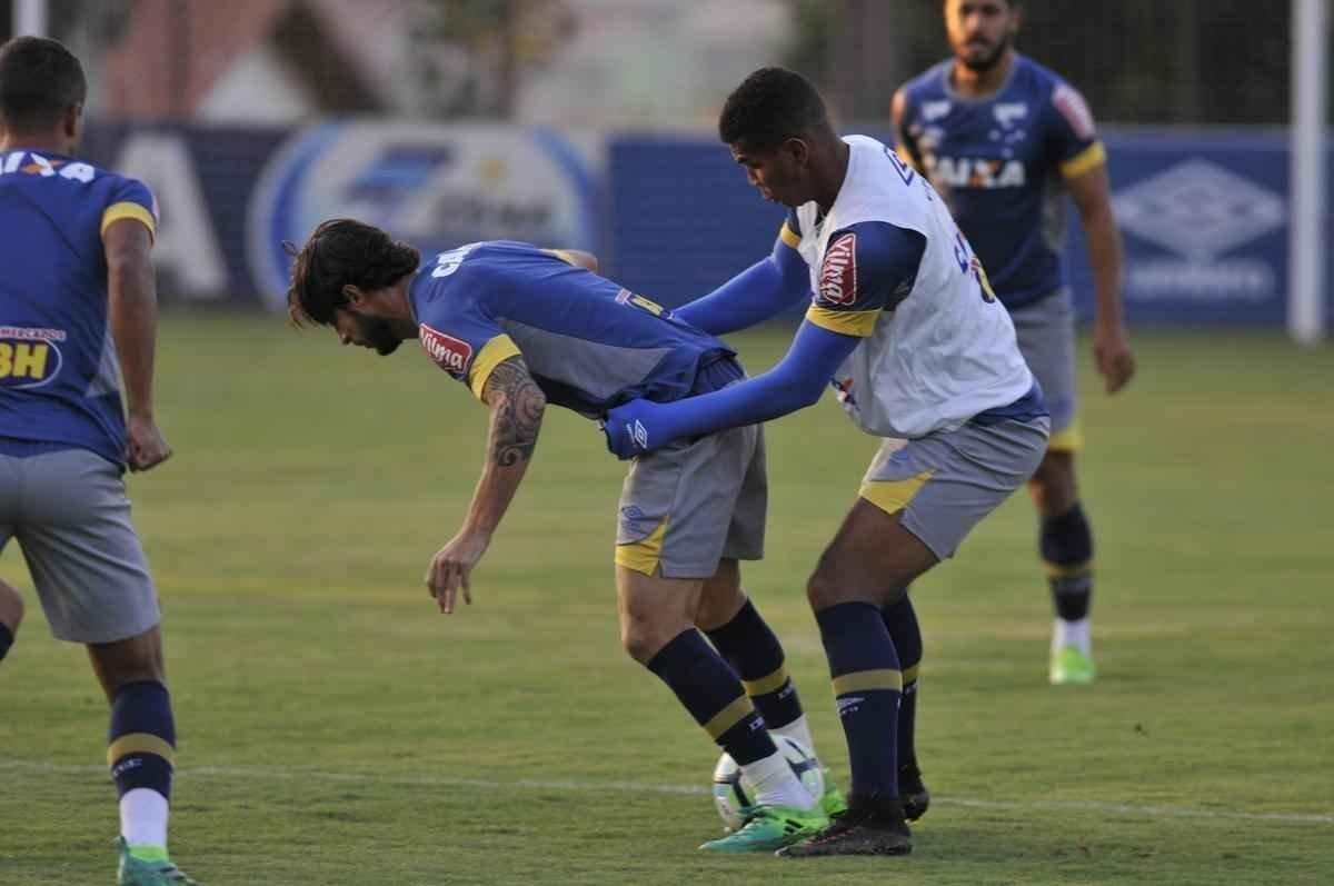 Mano Menezes testou novidades no Cruzeiro para enfrentar o So Paulo na estreia do Brasileiro