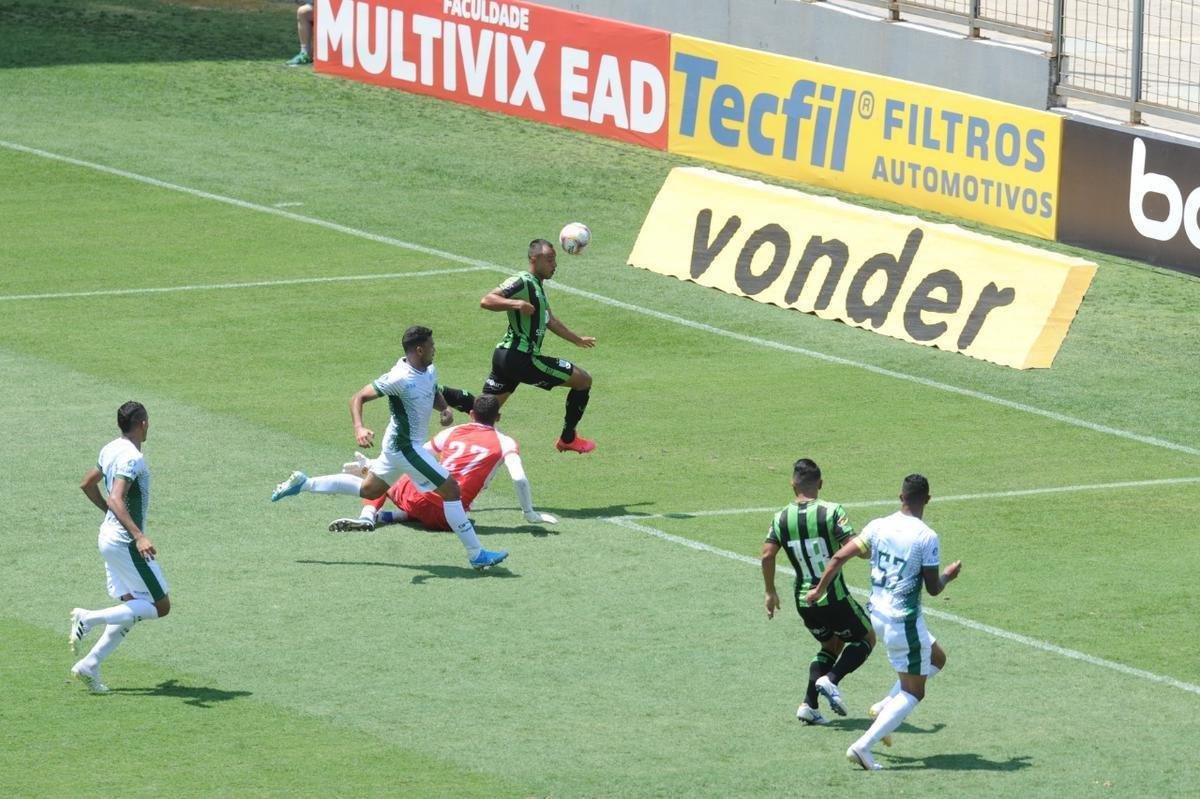 Equipes se enfrentaram neste sbado, pela 13 rodada da competio