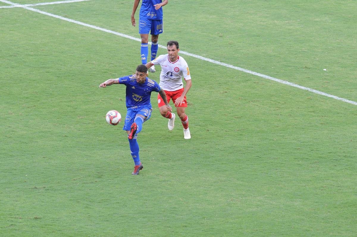 Fotos do empate por 0 a 0 entre Cruzeiro e Tombense, no Mineiro, em Belo Horizonte, pela sexta rodada do Campeonato Mineiro de 2021. Goleiro cruzeirense Fbio pegou um pnalti cobrado por Paulinho Dias e evitou o revs.