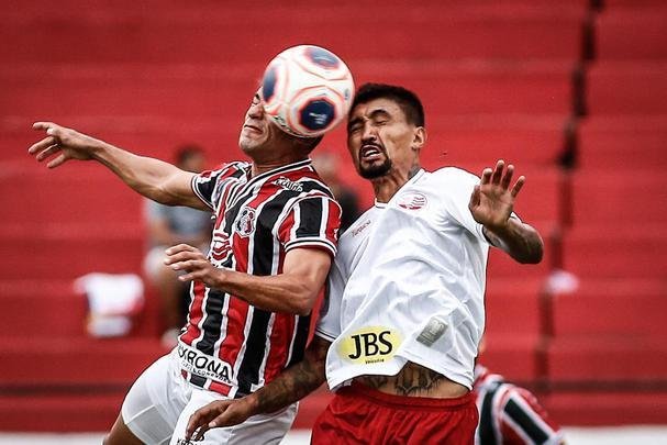 Equipes se enfrentaram pela sétima rodada do Campeonato Pernambucano no estádio do Arruda