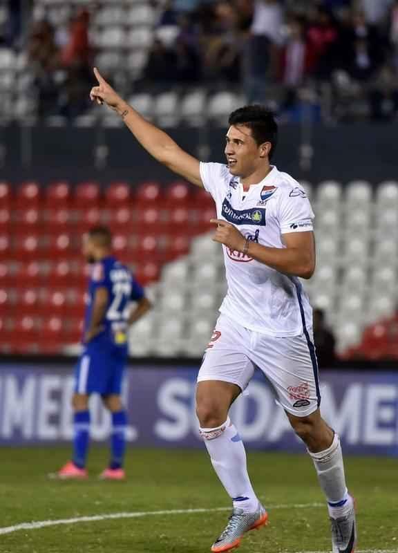 Imagens da partida entre Nacional e Cruzeiro, pela primeira fase da Copa Sul-Americana