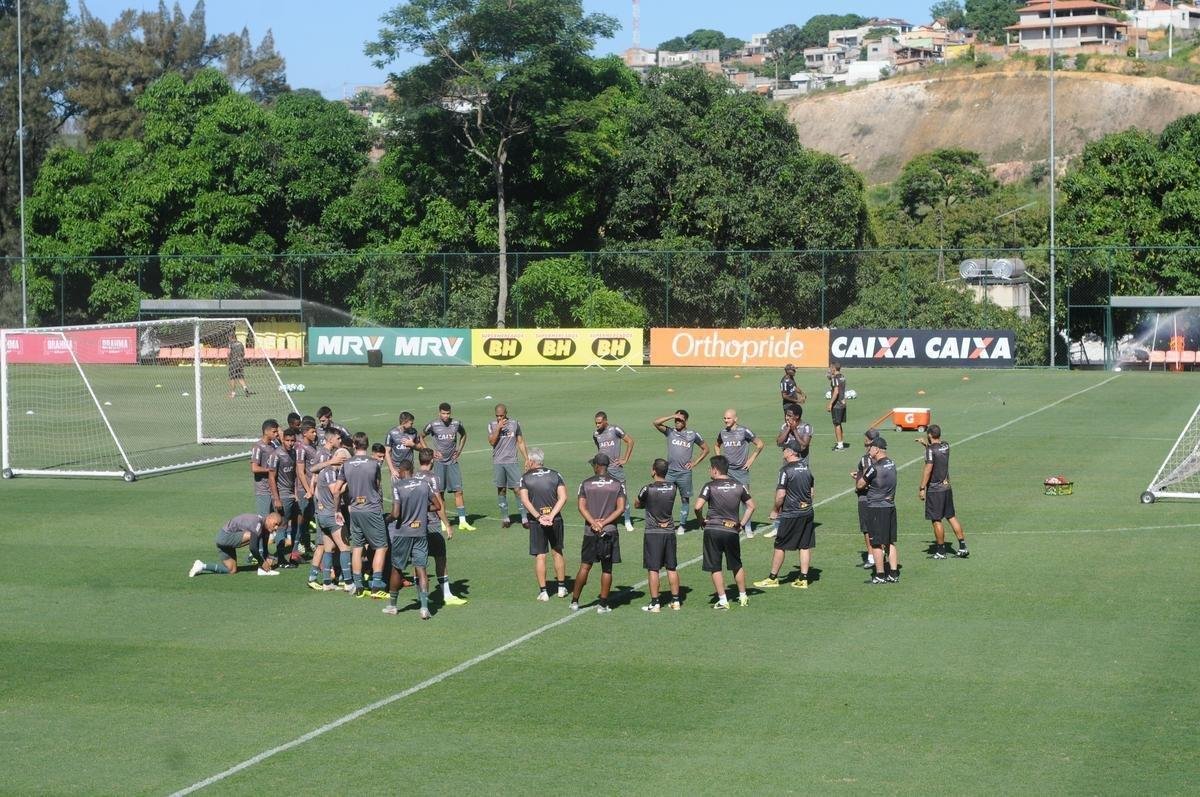 Imagens do treino na Cidade do Galo