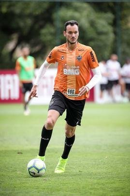 Com Sette Câmara em campo, Atlético se prepara para jogo contra o São Paulo