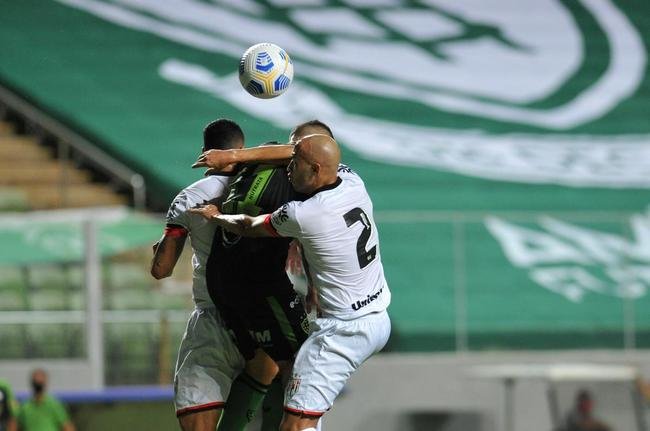 Fotos do jogo entre Amrica e Atltico-GO, no Independncia, em BH, pela 33 rodada do Campeonato Brasileiro de 2021