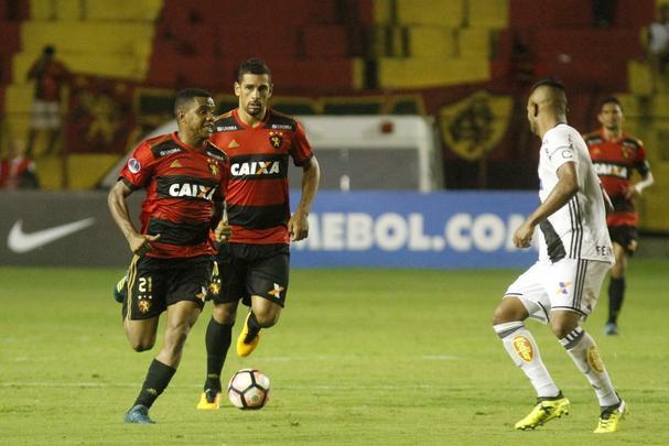 Em 2017, Rithely teve um ano irregular como o Sport. No fim do ano, o jogador voltou a ser procurado pelo Internacional e Atlético-MG além de ter sido sondado por São Paulo. O atleta expôs o desejo de sair da Ilha do Retiro à diretoria, mas o clube negou as ofertas que surgiram