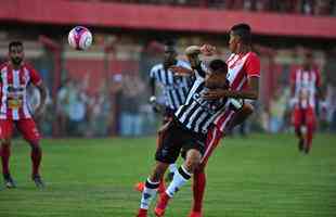 Villa Nova e Atltico se enfrentaram nesta quinta-feira