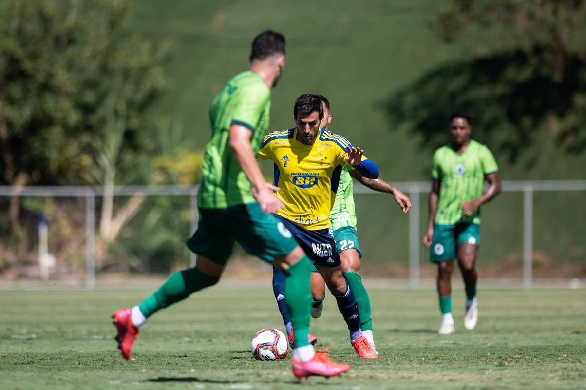 Cruzeiro empatou por 1 a 1 com o Boavista-RJ em jogo-treino realizado neste sbado (22/5), na Toca da Raposa II. Rafael Sobis marcou o gol celeste, enquanto Douglas Pedroso fez para a equipe do Rio de Janeiro.