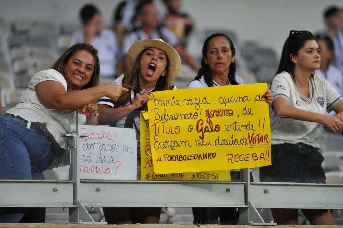 Fotos da torcida do Atltico, no Mineiro, durante a partida de volta da semifinal do Campeonato Mineiro, contra a Caldense