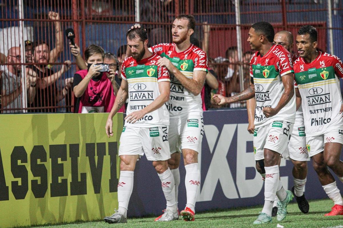 Brusque: 6 jogos, 3 vitrias, 2 empates e 1 derrota - 61,1% de aproveitamento dos pontos disputados. O time marcou 9 gols e sofreu 6 no Campeonato Catarinense