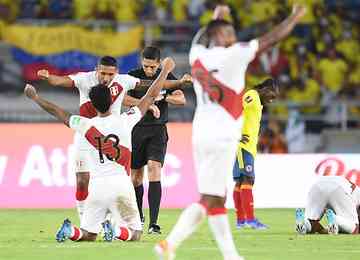 Colombianos perderam diversas chances de marcar e foram castigados 