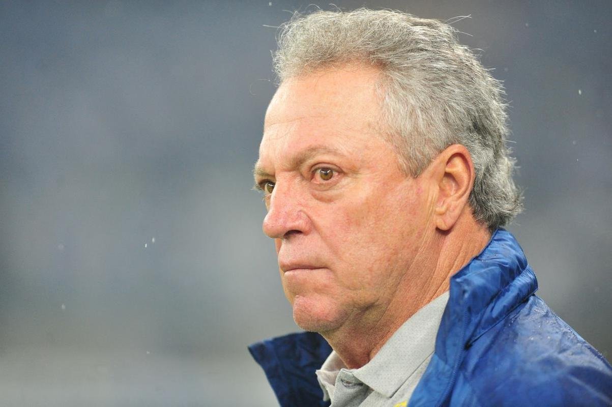 Abel Braga trabalhou no Cruzeiro em 2020. Est desempregado