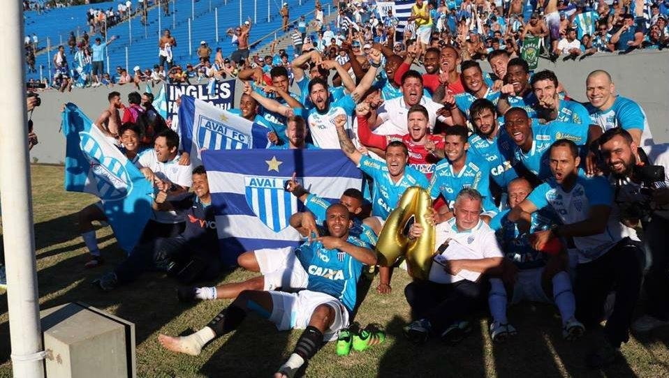 Tambm na Srie B de 2016, a recuperao espetacular ficou a cargo do Ava, que concluiu o turno na briga contra o rebaixamento, em 15, com 23 pontos, e saltou para a segunda posio, na 38 rodada, com 66. A campanha do Leo no returno foi idntica  do campeo Atltico-GO - 13 vitrias, quatro empates e duas derrotas (75,4%). O atacante Rmulo anotou 12 gols e alcanou o status de destaque do clube catarinense na competio.