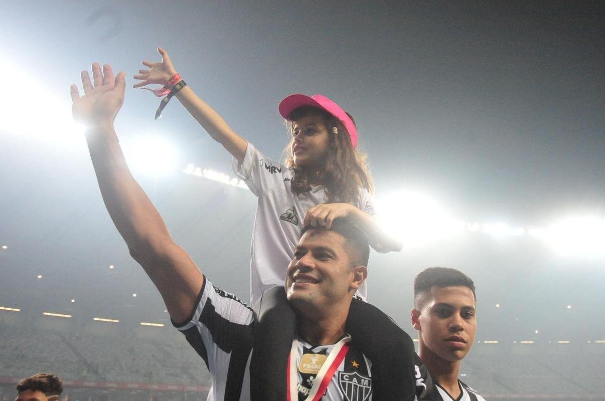 Festa do Atltico no Mineiro pela conquista do tricampeonato mineiro. Galo derrotou o Cruzeiro por 3 a 1 na final nica do estadual. Gols foram de Hulk (2) e Nacho