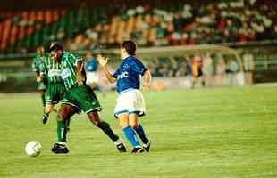 Fotos do empate por 1 a 1 entre Cruzeiro e Palmeiras, no Mineirão, na decisão da Copa do Brasil d 1996