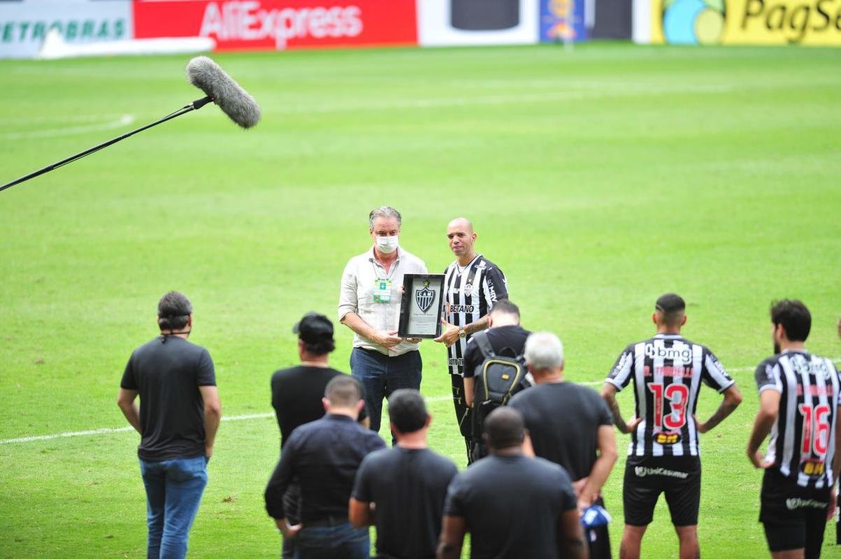 Tardelli foi exaltado em manh de homenagens a ele no Mineiro 